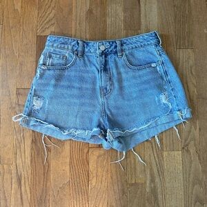 Pacsun Jean Shorts - Mom short, size 28, light wash
